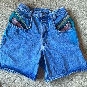 Vintage Zena Jean shorts. Smoke free home. Says size five but fits like size 0.